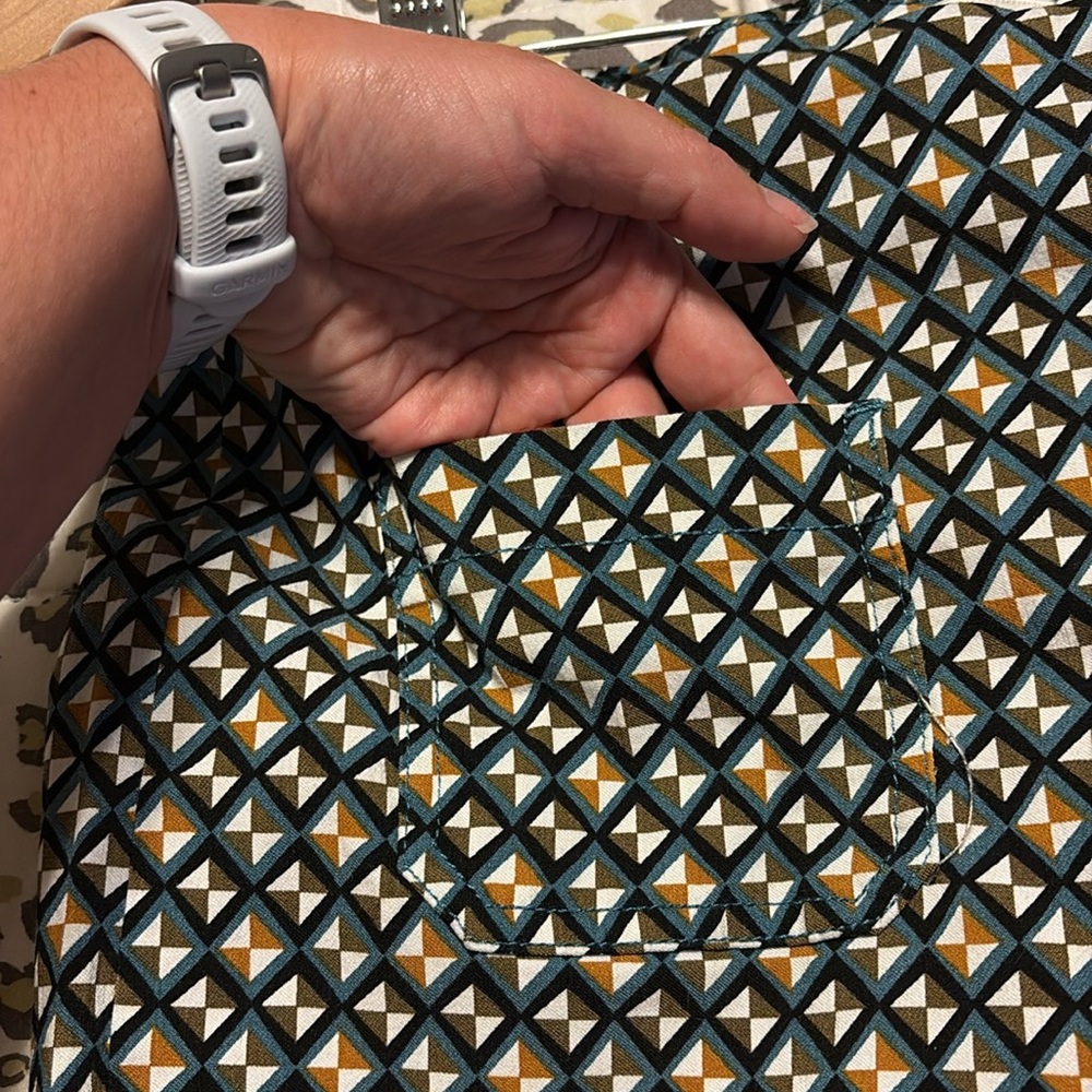 Geometric Patterned Cropped Pants - Picture 4 of 8